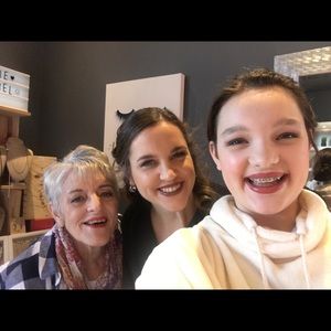 Meet your Posher, Carla